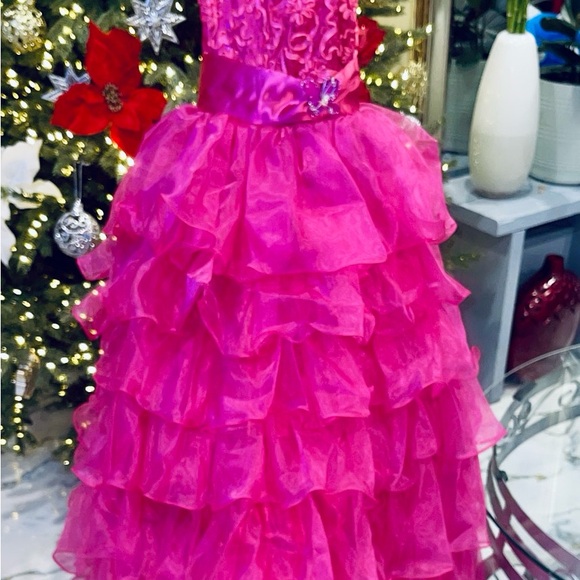 Beautiful girl's dress size 10 years old never used ready to wear
